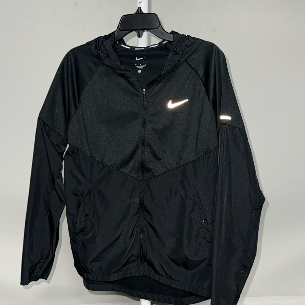 Nike LightWeight Men’s Running Jacket